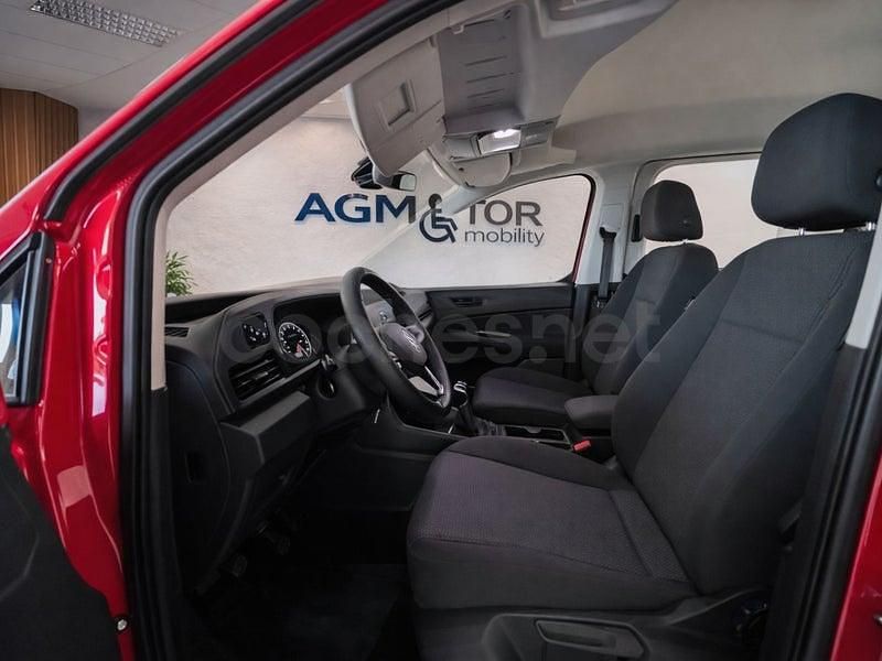Usado VW Caddy Maxi 102 CV (75 kW) 2024 Rojo Monovolumen