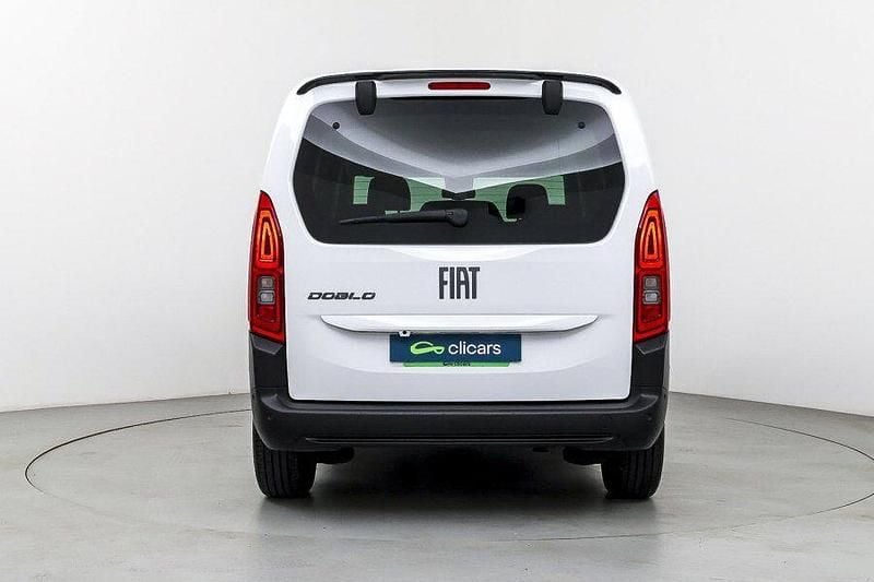 Usado Fiat Doblò 100 CV (73 kW) 2025 Blanco Monovolumen