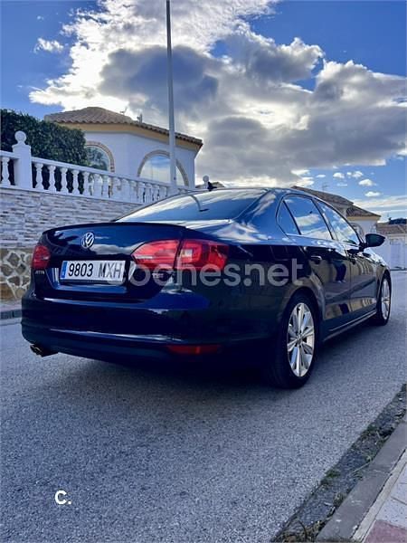 Usado VW Jetta Sport 160 CV (117 kW) 2014 Negro Berlina