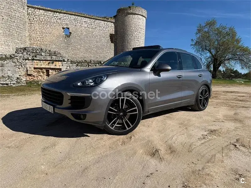 Usado Porsche Cayenne Diesel 262 CV (192 kW) 2015 Gris / plata SUV