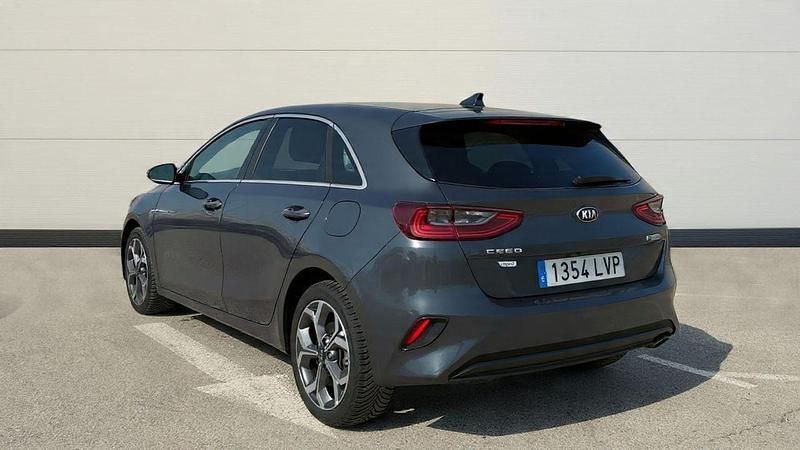 Usado Kia Ceed 136 CV (100 kW) 2021 Oscuro Utilitario