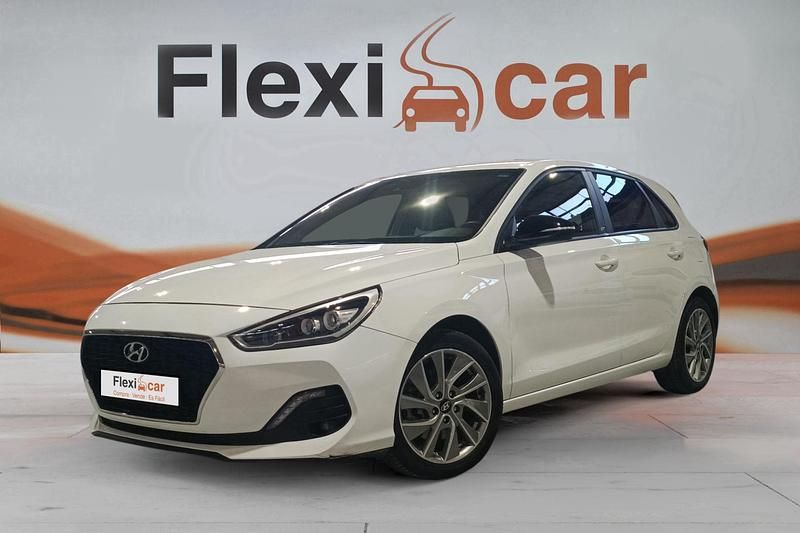 Usado Hyundai i30 GO! 140 CV (102 kW) 2018 Blanco Utilitario