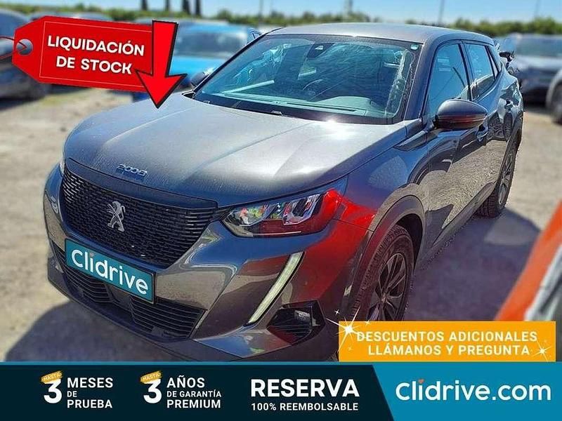 Usado Peugeot 2008 Active 110 CV (80 kW) 2021 Gris SUV