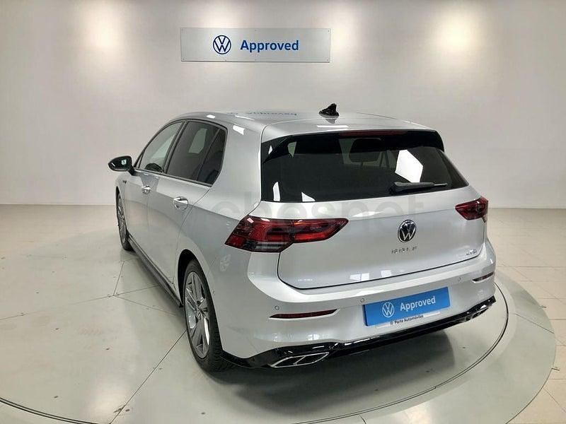 Usado VW Golf VIII R-line 150 CV (110 kW) 2021 Gris / plata Berlina