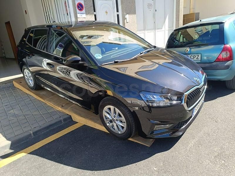 Usado Skoda Fabia Selection 95 CV (69 kW) 2024 Negro Utilitario