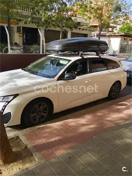 Usado Peugeot 308 130 CV (95 kW) 2022 Blanco Familiar