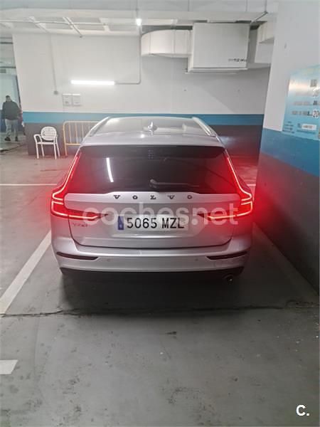 Usado Volvo V60 Momentum 150 CV (110 kW) 2021 Gris / plata Familiar