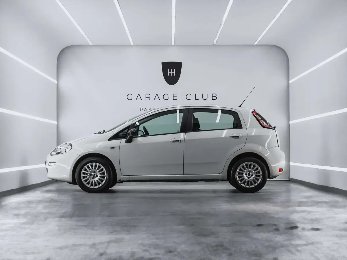 Usado Fiat Punto Pop 69 CV (50 kW) 2014 Blanco Utilitario