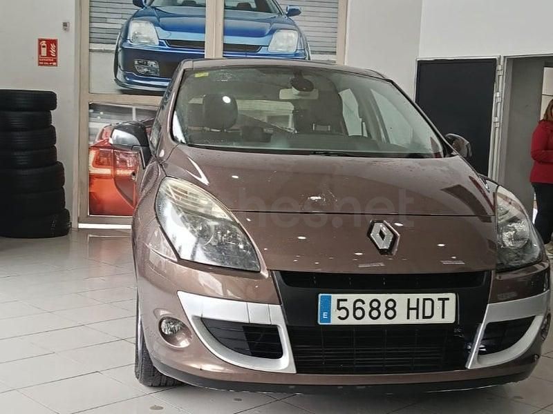 Usado Renault Scénic III Authentique 95 CV (69 kW) 2012 Marrón Monovolumen