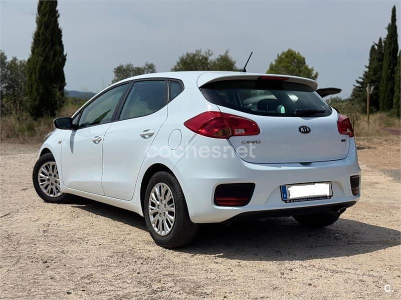 Usado Kia Ceed GT 90 CV (66 kW) 2017 Blanco Berlina