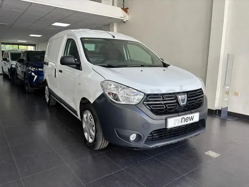 Usado Dacia Dokker Essentiel 95 CV (69 kW) 2020 Blanco Monovolumen