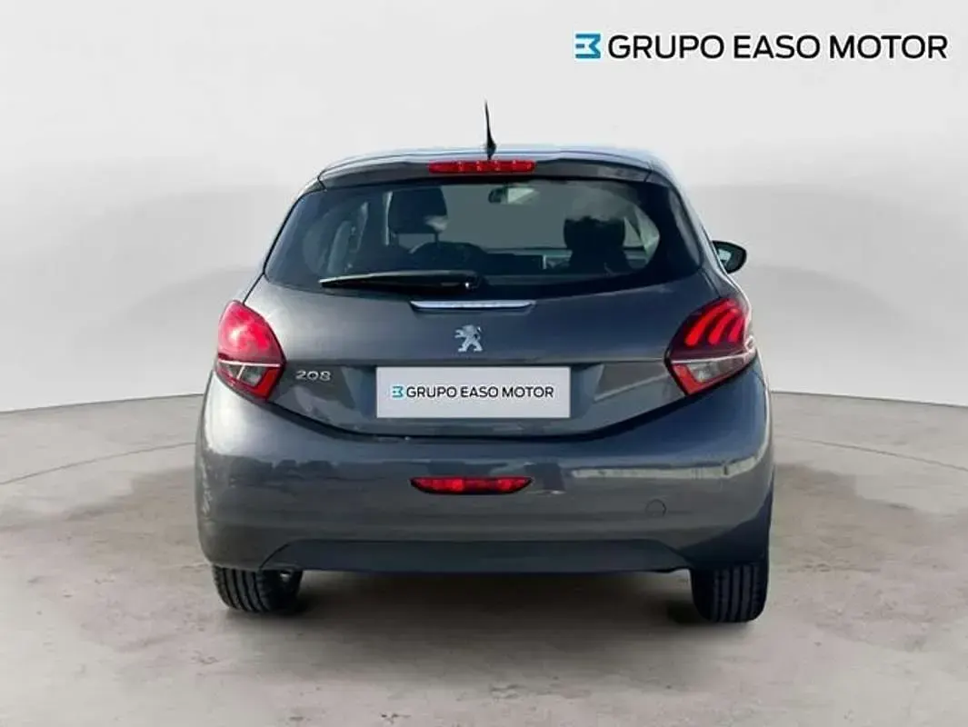 Usado Peugeot 208 Signature Sky 83 CV (61 kW) 2019 Gris Utilitario