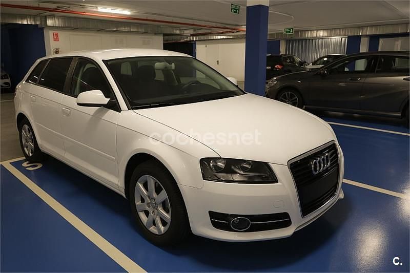 Blanco Usado 2010 Audi A3 Sportback Attraction Utilitario | 10.500 € (Un poco caro) - Imagen 1/4