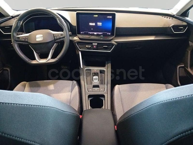 Usado Seat Leon Style 150 CV (110 kW) 2024 Gris / plata Familiar