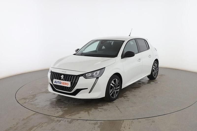 Usado Peugeot 208 Allure 102 CV (75 kW) 2022 Blanco Utilitario