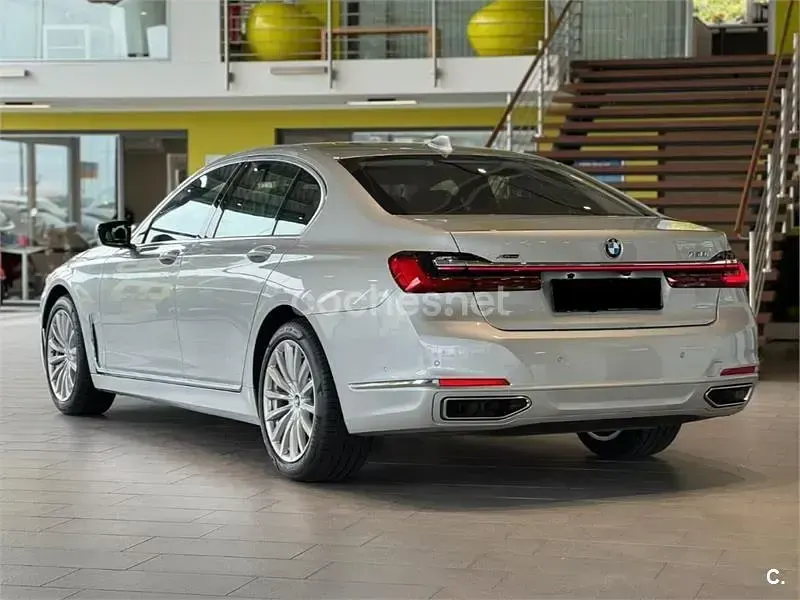 Usado BMW 750 Comfort Edition 530 CV (389 kW) 2019 Gris / plata Berlina