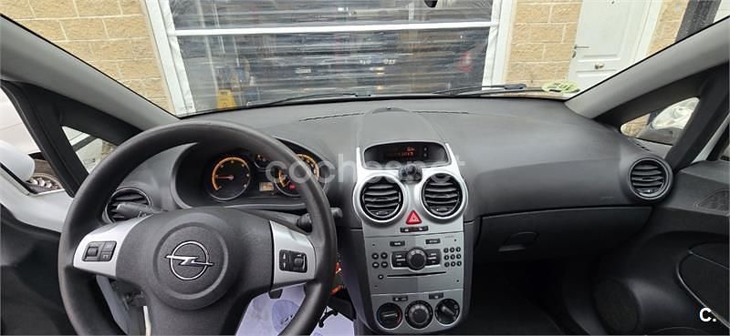 Usado Opel Corsa Selective 75 CV (55 kW) 2013 Blanco Utilitario