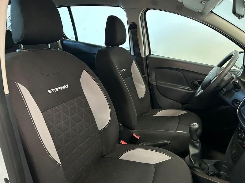 Usado Dacia Sandero Stepway 90 CV (66 kW) 2016 Blanco Berlina