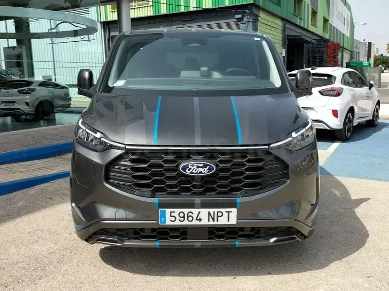 Nuevo Ford Tourneo Custom Sport 232 CV (170 kW) 2026 Gris / plata Van