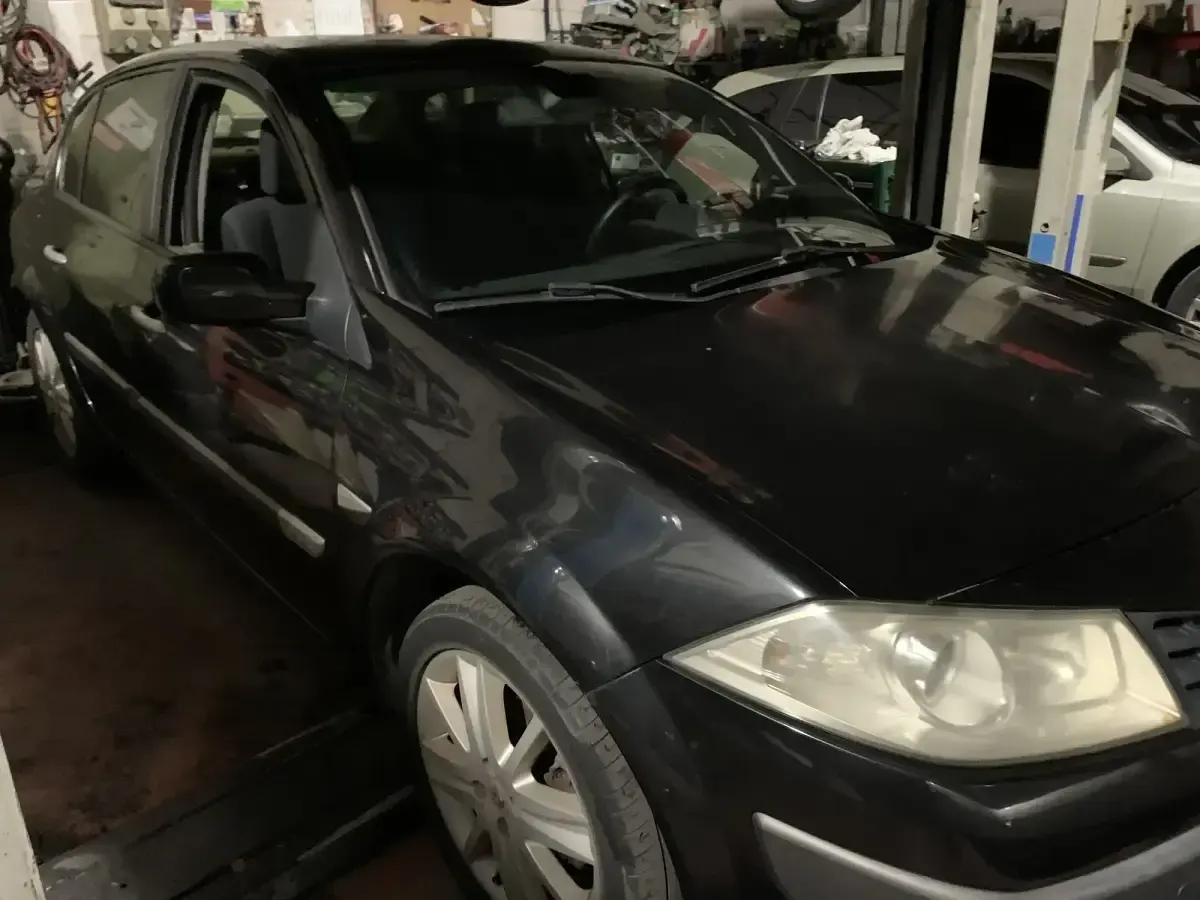 Usado Renault Mégane Expression 130 CV (95 kW) 2006 Negro