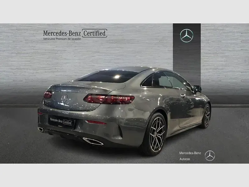 Usado Mercedes E220 194 CV (142 kW) 2023 Gris / plata Coupe