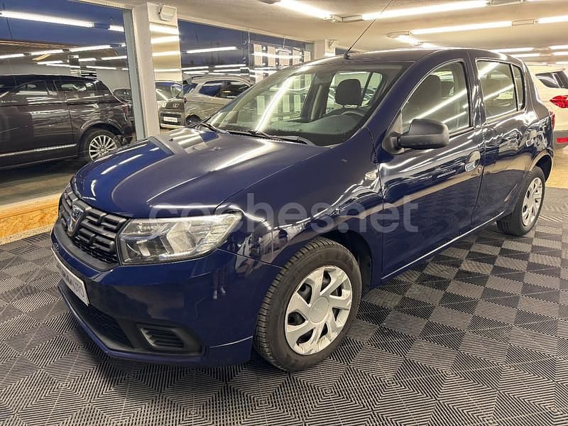 Usado Dacia Sandero Lauréate 73 CV (53 kW) 2017 Azul Berlina