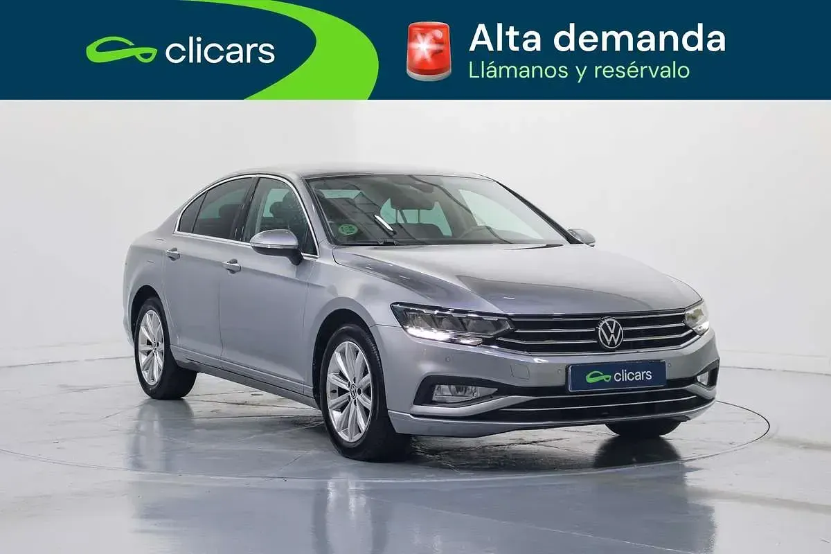 Usado VW Passat Executive 122 CV (89 kW) 2022 Gris Familiar