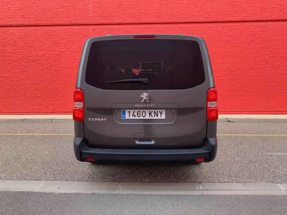 Usado Peugeot Expert 150 CV (110 kW) 2018 Gris Van