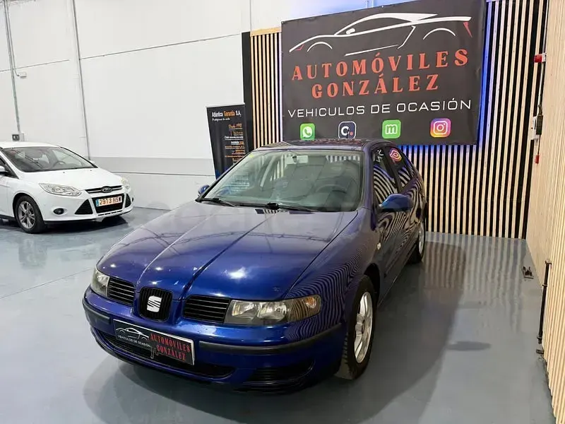 Usado Seat Leon Stella 90 CV (66 kW) 2004 Azul Utilitario