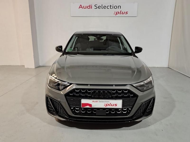 Usado Audi A1 Black Edition 116 CV (85 kW) 2025 Gris SUV