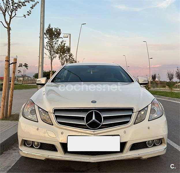 Blanco Usado 2011 Mercedes E220 Coupe | 9700 € (Precio justo) - Imagen 1/4