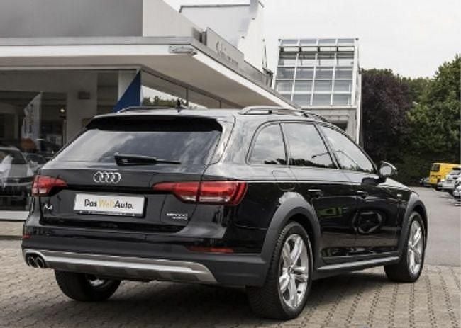 Usado Audi A4 Allroad 2018 Negro metalizado Familiar