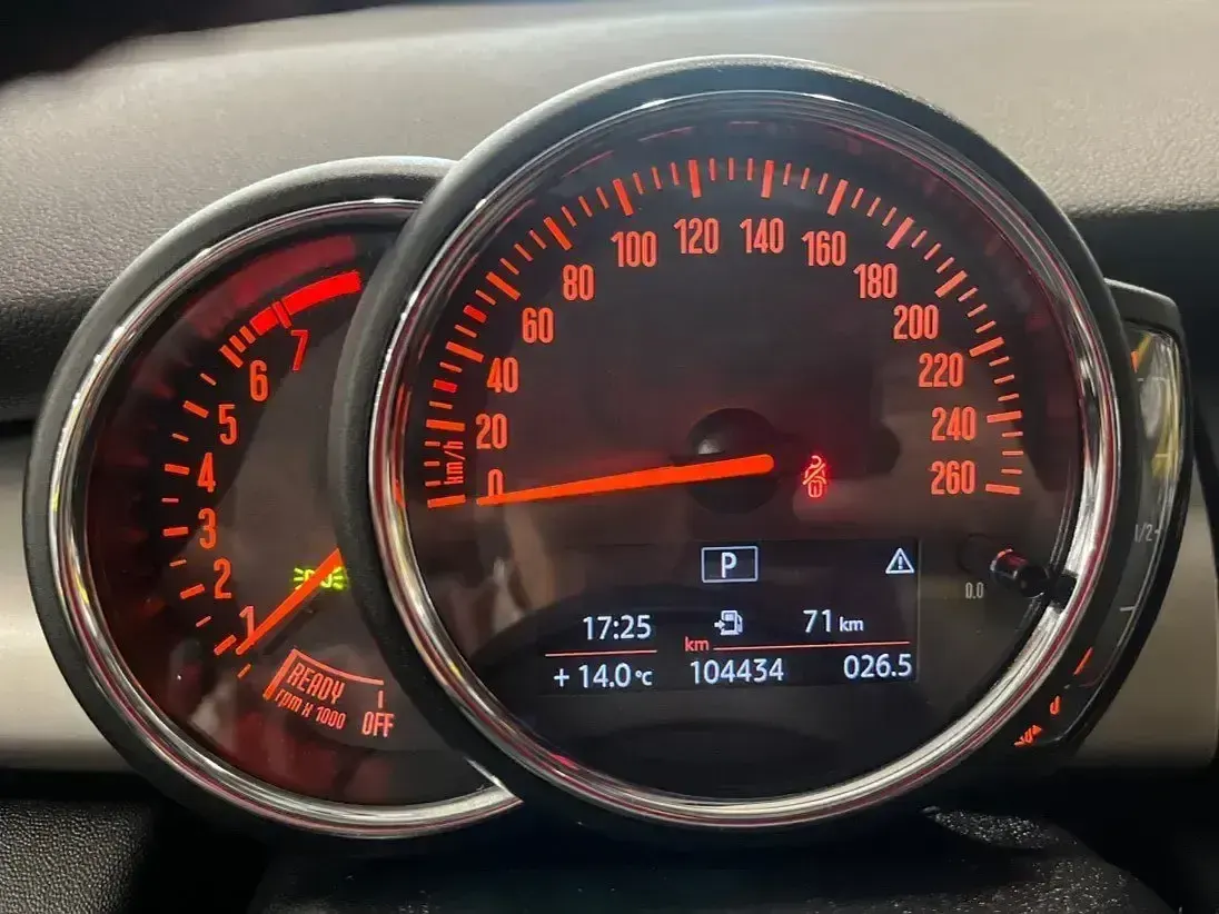 Usado Mini Cooper 136 CV (100 kW) 2021 Azul Utilitario