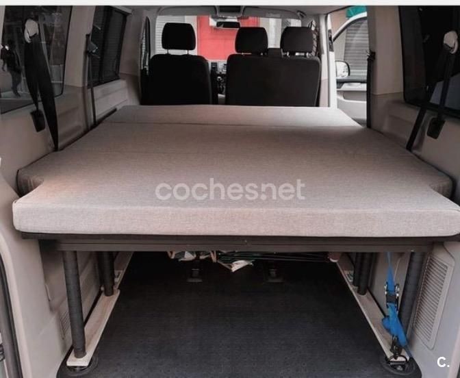 Usado Mercedes Vito Marco Polo 88 CV (64 kW) 2014 Granate Van