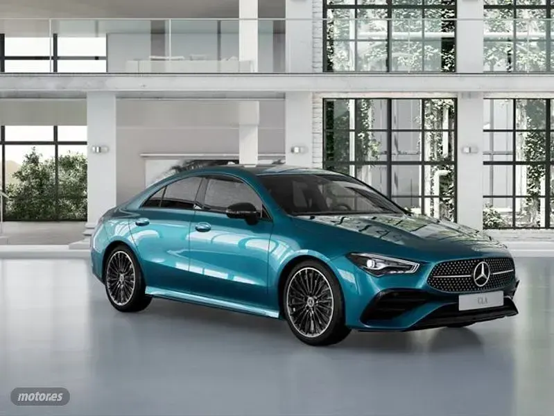 Usado Mercedes CLA220 190 CV (139 kW) 2025 Azul Berlina