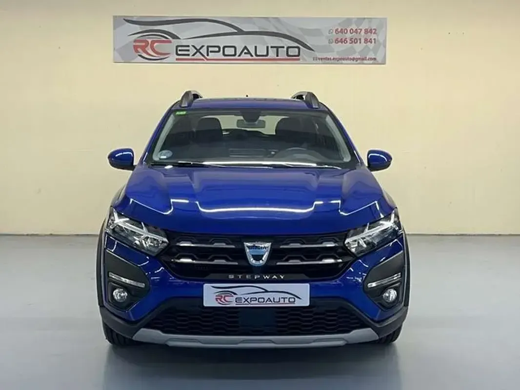 Usado Dacia Sandero Comfort 101 CV (74 kW) 2022 Azul Utilitario