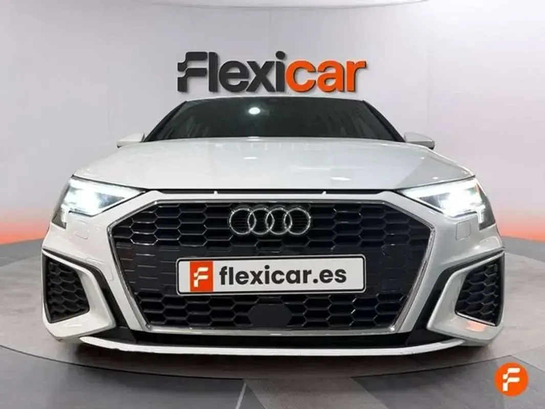 Usado Audi A3 Sportback S-Line 116 CV (85 kW) 2023 Blanco Utilitario