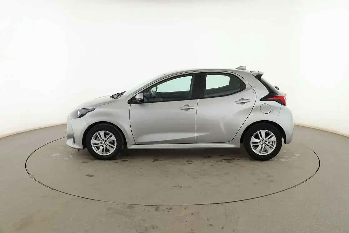 Usado Toyota Yaris Edition 125 CV (91 kW) 2022 Plata Utilitario