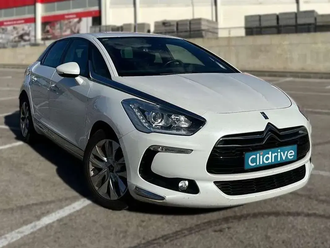 Usado Citroën DS5 120 CV (88 kW) 2015 Blanco Utilitario