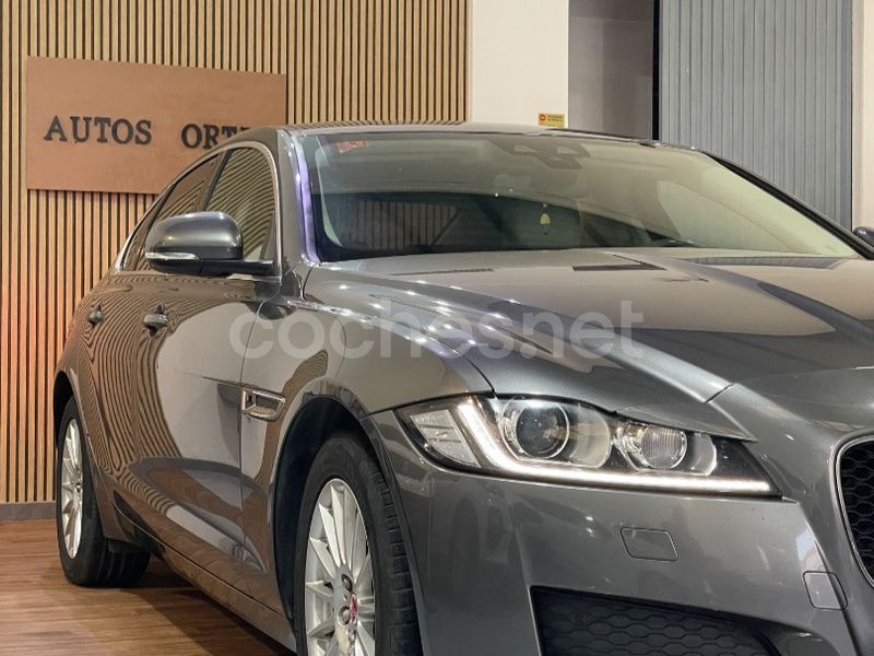 Gris / plata Usado 2016 Jaguar XF Prestige Berlina | 12.999 € (Precio justo) - Imagen 1/4