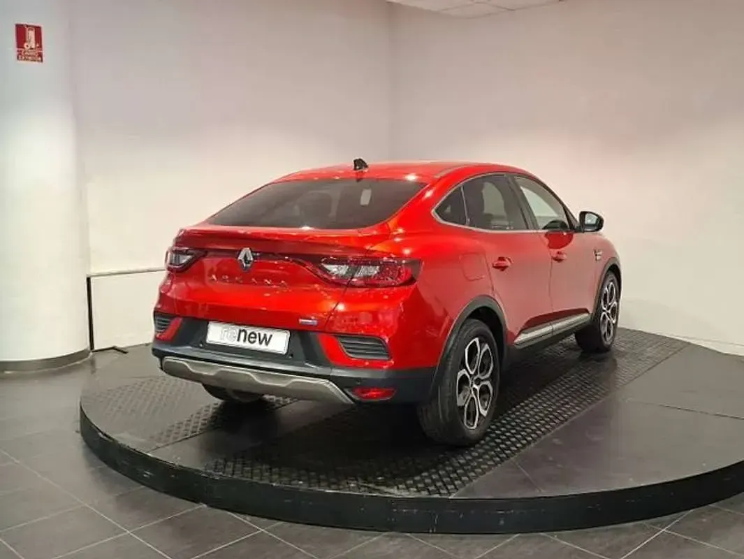 Usado Renault Arkana Zen 145 CV (106 kW) 2022 Rojo SUV
