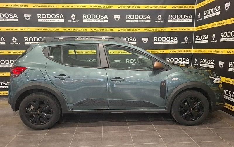 Usado Dacia Sandero Extreme 101 CV (74 kW) 2025 Verde Berlina