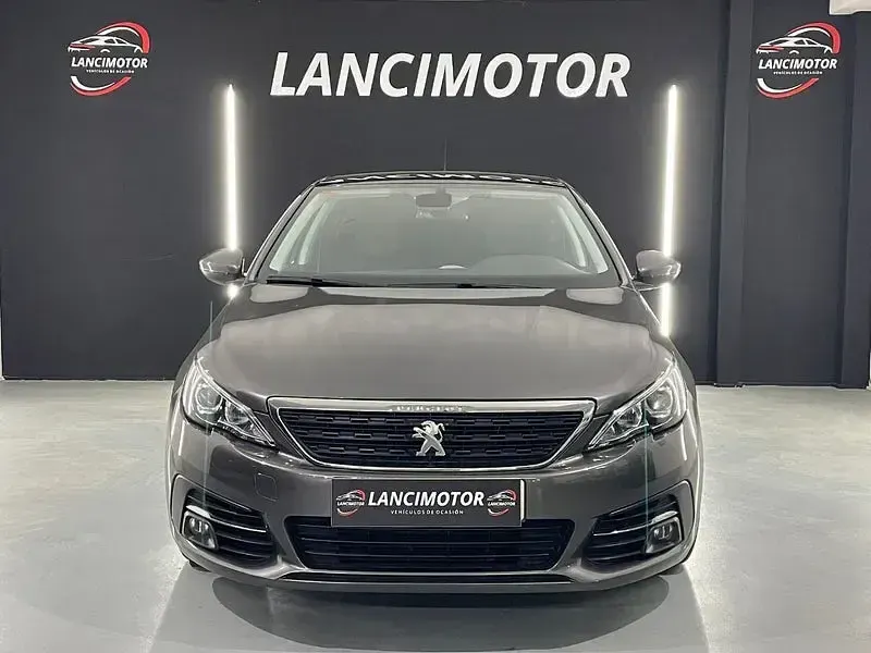 Usado Peugeot 308 Allure 110 CV (80 kW) 2020 Gris / plata Berlina