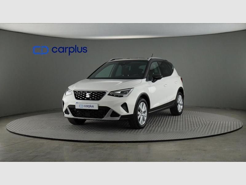 Blanco nevada (metalizado) techo negro Usado 2023 Seat Arona Xperience SUV | 20.490 € (Un poco caro) - Imagen 1/4
