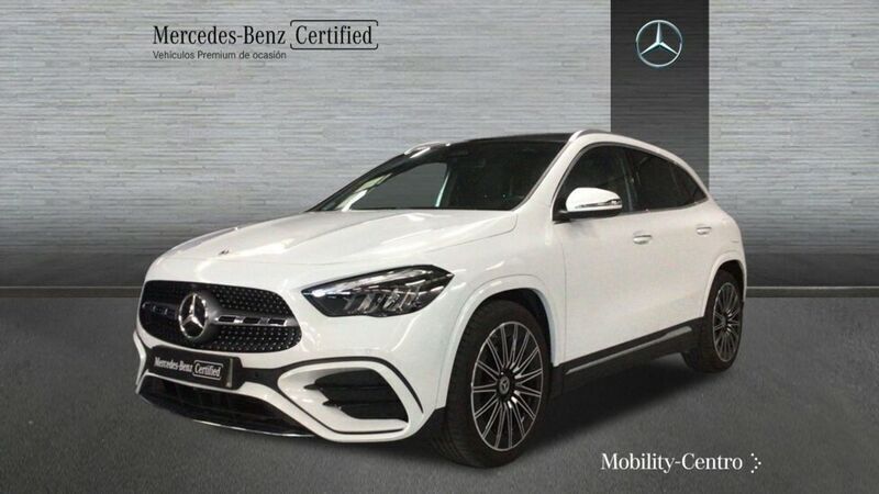 Digital white metallic paint Usado 2023 Mercedes GLA200 AMG line SUV | 48.500 € - Imagen 1/4