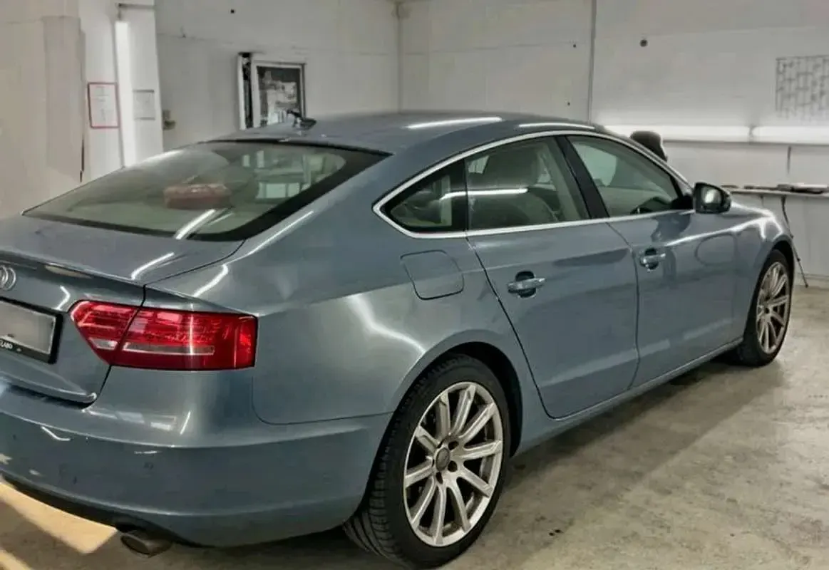 Usado Audi A5 Sportback 241 CV (177 kW) 2011 Azul Utilitario