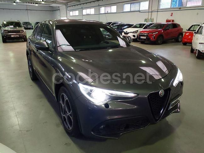 Gris / plata Usado 2022 Alfa Romeo Stelvio Sprint SUV | 23.900 € (Super precio) - Imagen 1/4