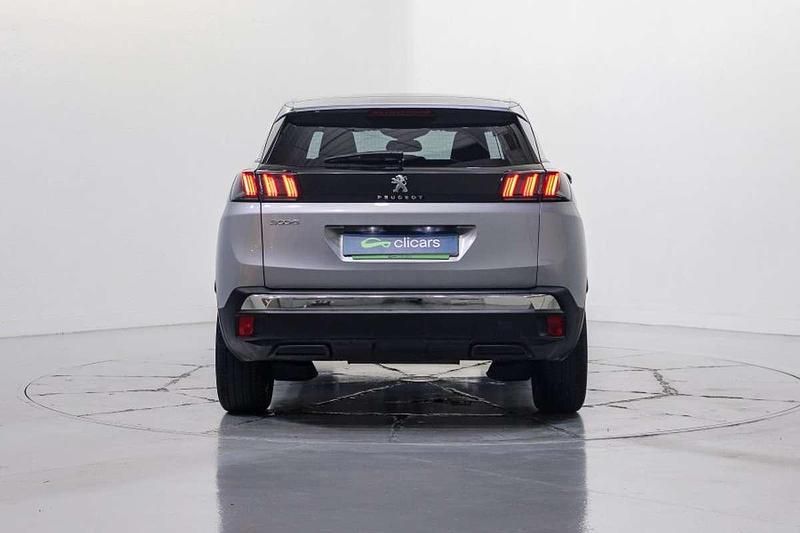 Usado Peugeot 3008 Allure 131 CV (96 kW) 2023 Plateado SUV