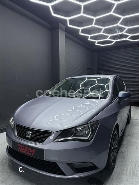 Usado Seat Ibiza CONNECT 90 CV (66 kW) 2016 Gris / plata Berlina