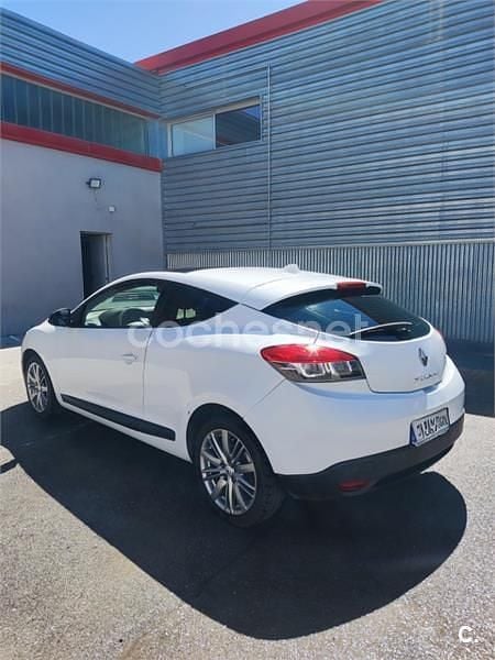 Usado Renault Mégane 110 CV (80 kW) 2011 Blanco Berlina